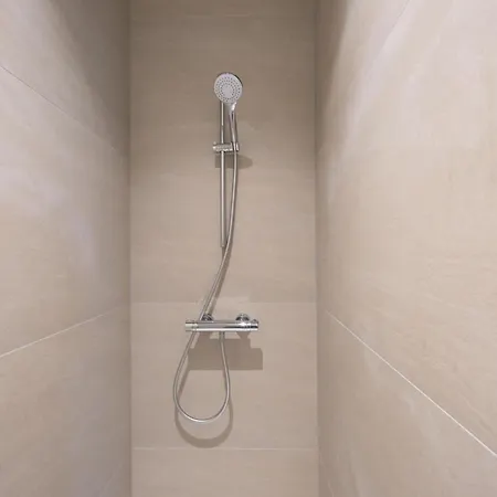 Omnia 9 - 0203 * מידלקרק